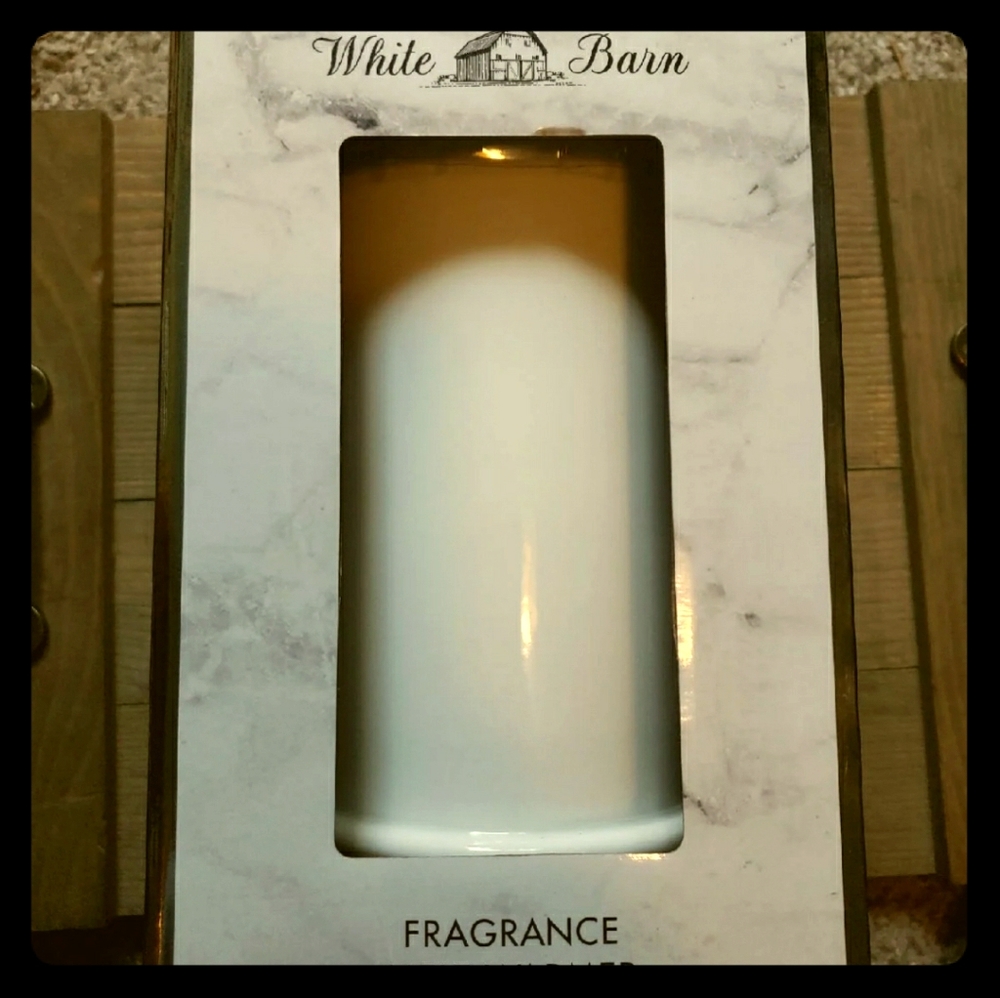 SOLD-Barn Fragrance Melt Warmer Bath & Body Works